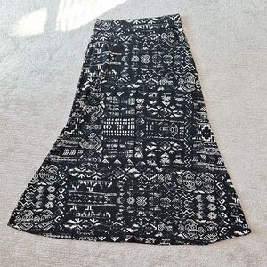 Weavers Black and White Geometric Maxi Skirt